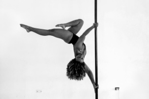 Mariale Contreras, a pole dancer