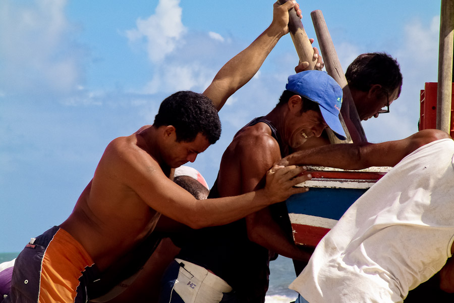 Jangada is about seven metres long, entirely wooden boat. The boat construction reminds a sailboat but it is based on a raft design. Jangada does not have a fixed keel to be easily parked on the beach.