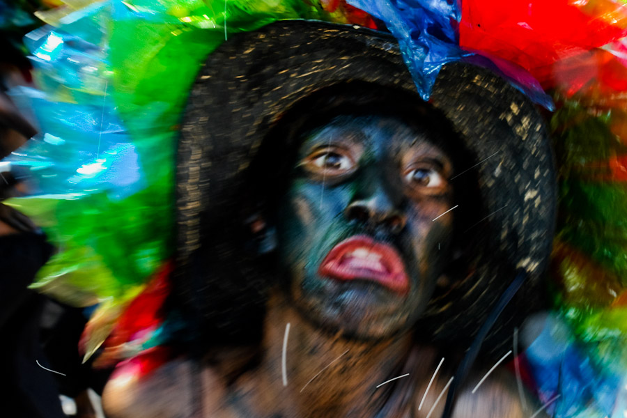 Son de Negro is a traditional man's dance. It is an allegory where a slave laughs at his master. It originates from villages along Canal del Dique (the Magdalena River).