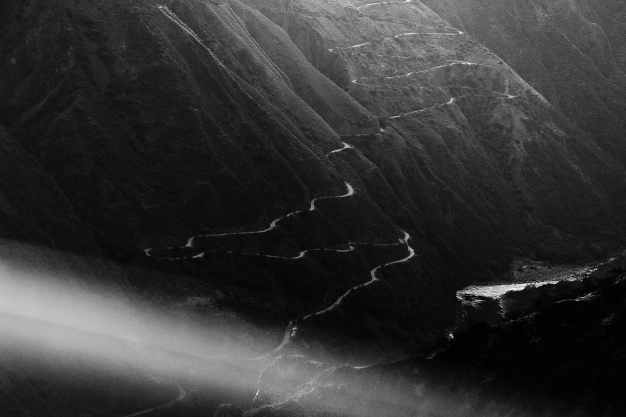 The famous ‘24 curvas’ (24 curves), a dangerous one-car-wide unpaved road, cut out of the rock, in Apurímac river canyon, Peru.