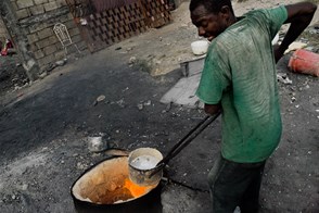 Aluminium recycling shop (Port-au-Prince, Haiti)