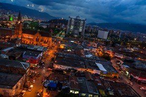 Twilight in Barrio Triste (Barrio Triste, Medellín, Colombia)