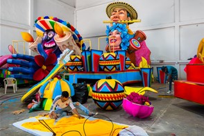 Carnival float workshop in Barranquilla (Barranquilla, Colombia)