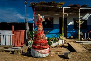 Christmas tree in Olaya Herrera (Olaya Herrera, Cartagena, Colombia)