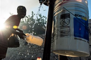 Drinking water crisis (Port-au-Prince, Haiti)