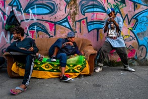 Get high on a sofa (El Bronx, Medellín, Colombia)