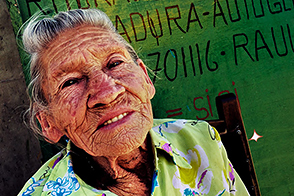 A woman from Barrio Triste (Medellín, Colombia)