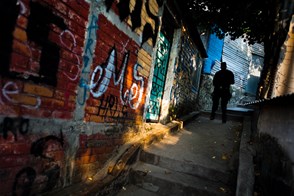 Chasing gang members (San Salvador, El Salvador)