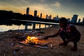 Luxury vs poverty (Cartagena, Colombia)