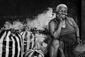 A tired charcoal worker (Cartagena, Colombia)