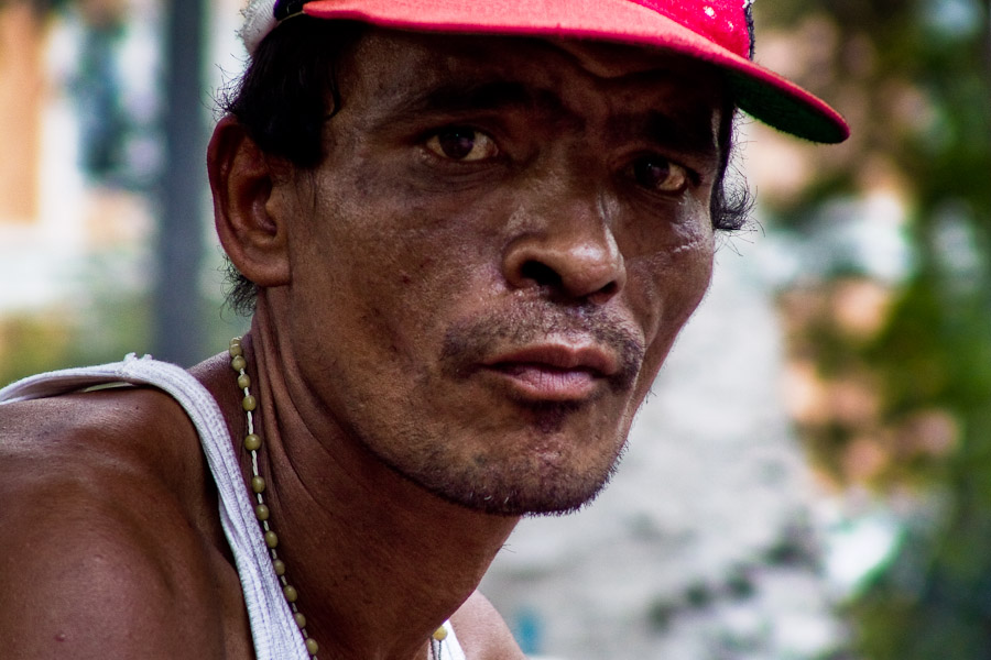 A Colombian street artist, Jhón Jairo Morales Bernal, is an author of the original sculpture technique.