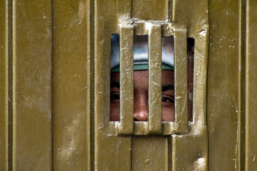 Most of the shops around the El Calvario slum is heavily protected against thievery. Slum dwellers always try to steal whatever is left without control.