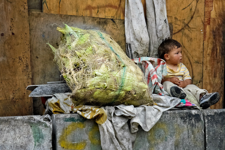 Invasión (shanty town) do not have sanitation network, neither electricity.