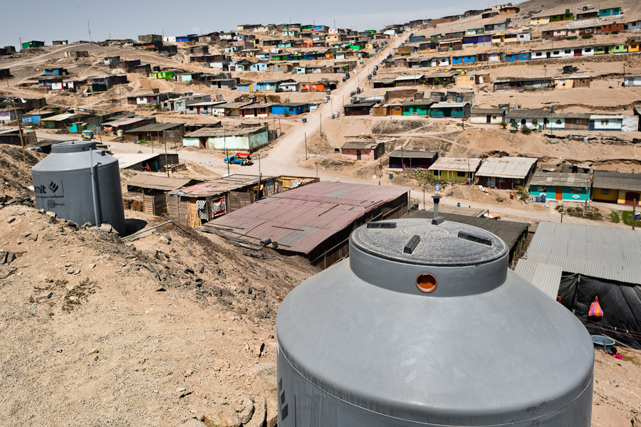 Voda nad zlato (Pachacútec, Lima, Peru)