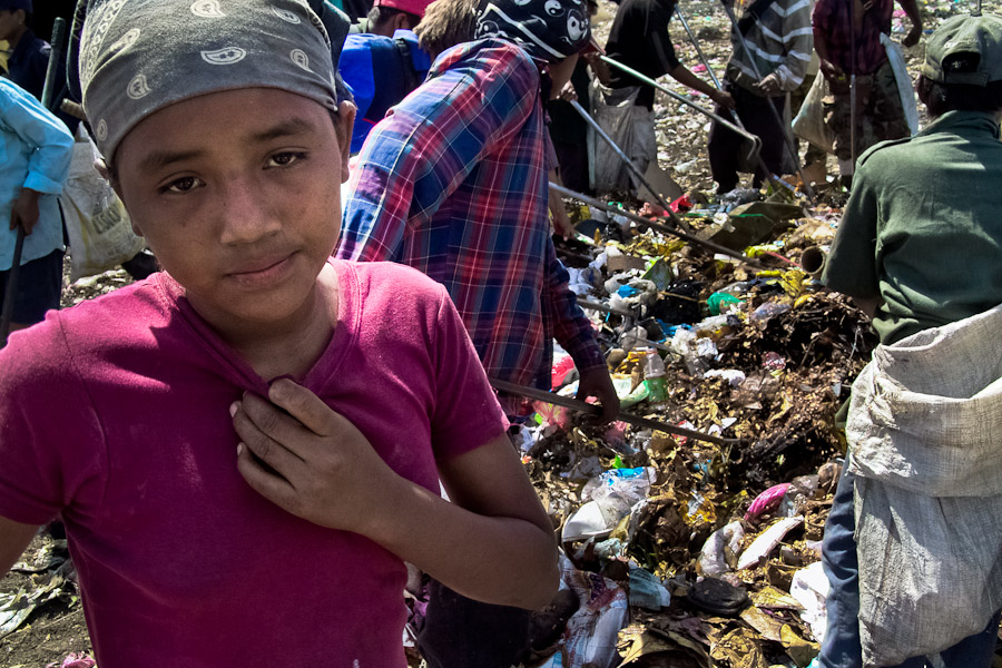 More than 30 per cent of the children from La Chureca garbage dump show high levels of lead, mercury and DDT in blood due to a continuous contact with garbage, 40 per cent of them suffer from cutaneous diseases.