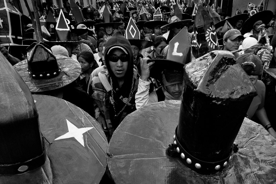 ‘Sanjuanes’ (dancers) dance in a counter-clockwise direction around the plaza, seeking to conquer and dominate the square and do not let their rivals enter.