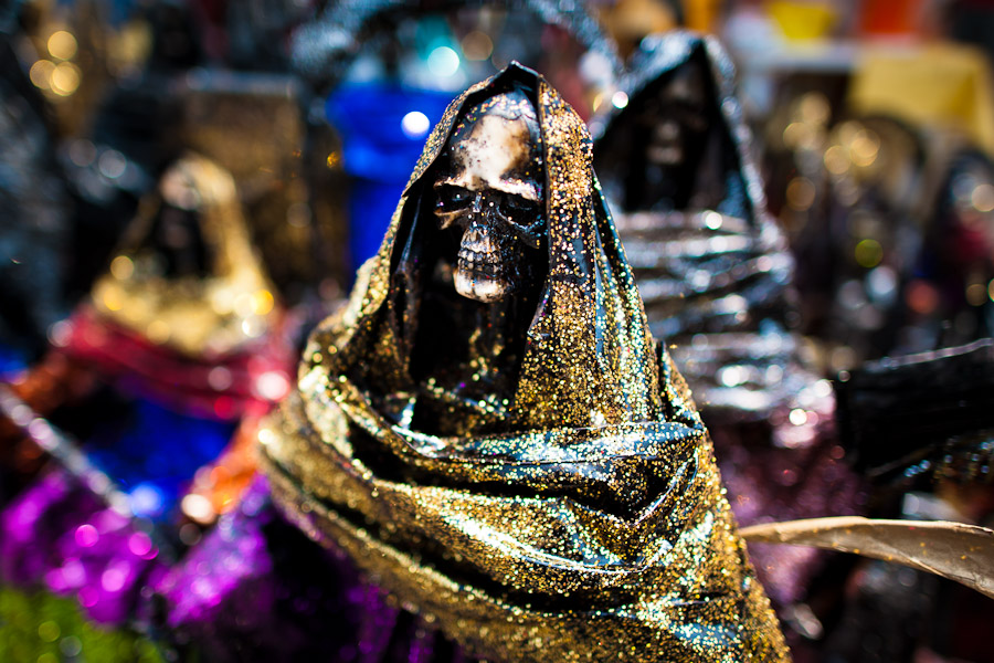 The first public sanctuary of Santa Muerte was established in Tepito. The Saint Death's cult has grown rapidly since then, and many faithful have put their images on public display.