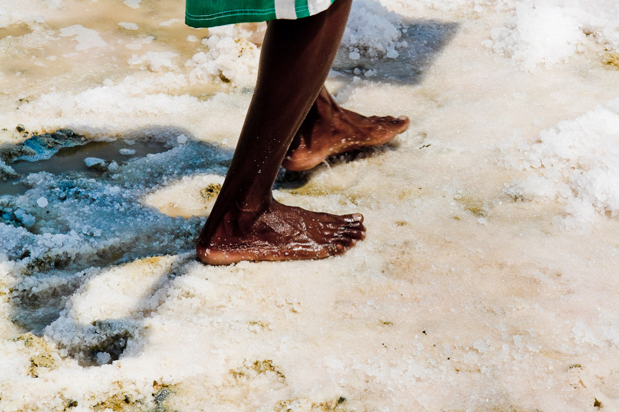 A Colombian barefoot man working in the salt mines of Salinas de Manaure, Colombia, 12 May 2006.