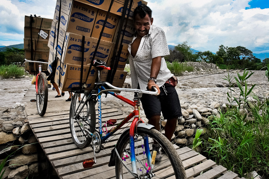 The Colombian border village Parada entirely lives off the contraband. People bring cheap food, toilet paper rolls, car parts from Venezuela.